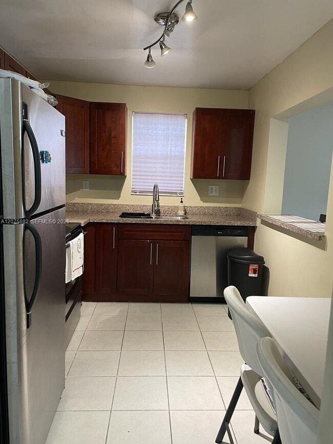Building Photo - 4167 NW 90th Ave Unit 101