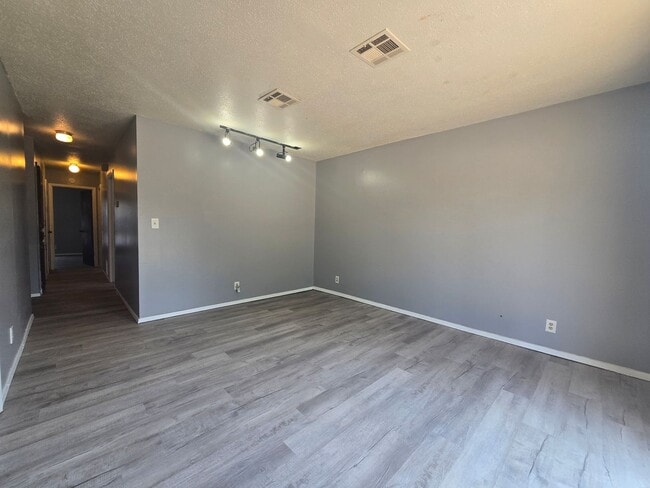 Photo - 3 Bedroom 1.5 Bath and 2 Garage home in Shawnee!