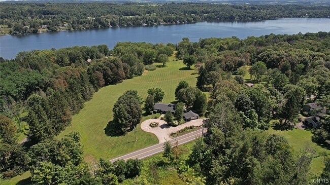 Photo - 2890 W Lake Rd