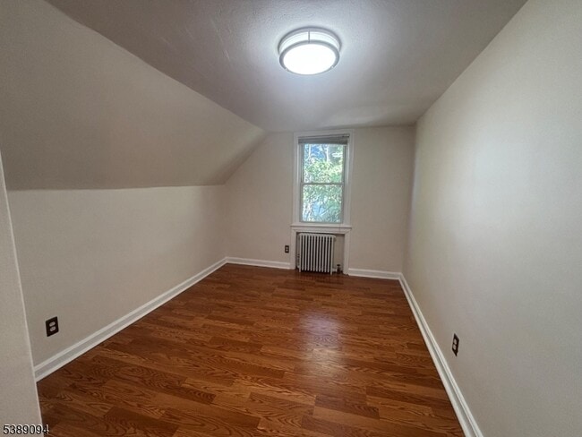 Photo - 233 Broughton Ave