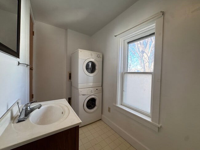 Photo - 326 E Vine St