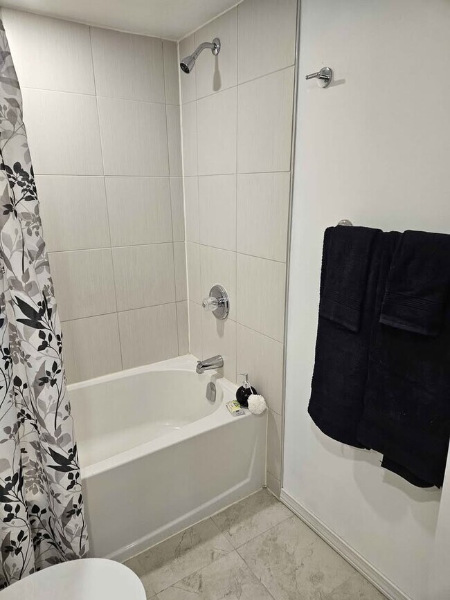 Photo - 391 Victoria St S Unit 2-Bed