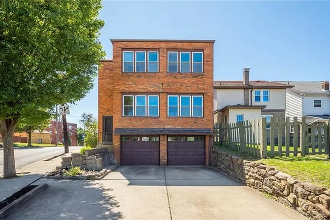 Photo - 433 Winterhill St