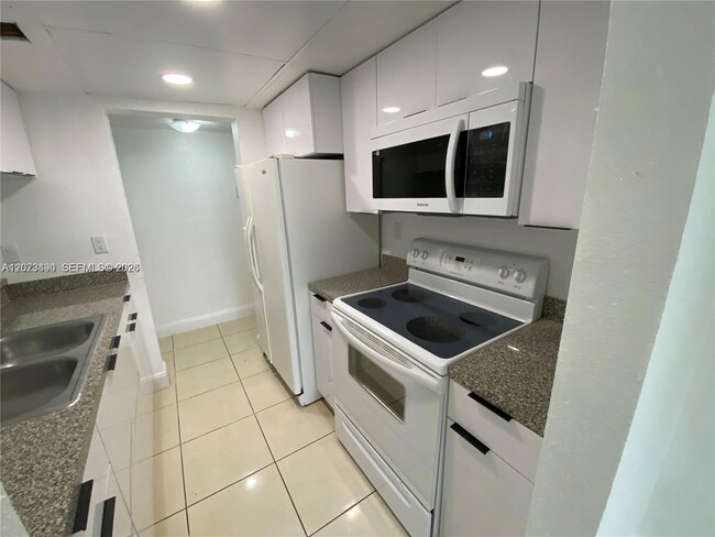 Building Photo - 8365 SW 152nd Ave Unit C-416