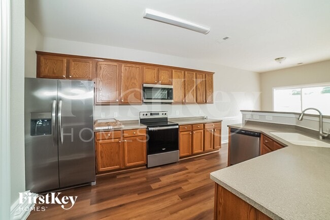 Photo - 121 Fining Court