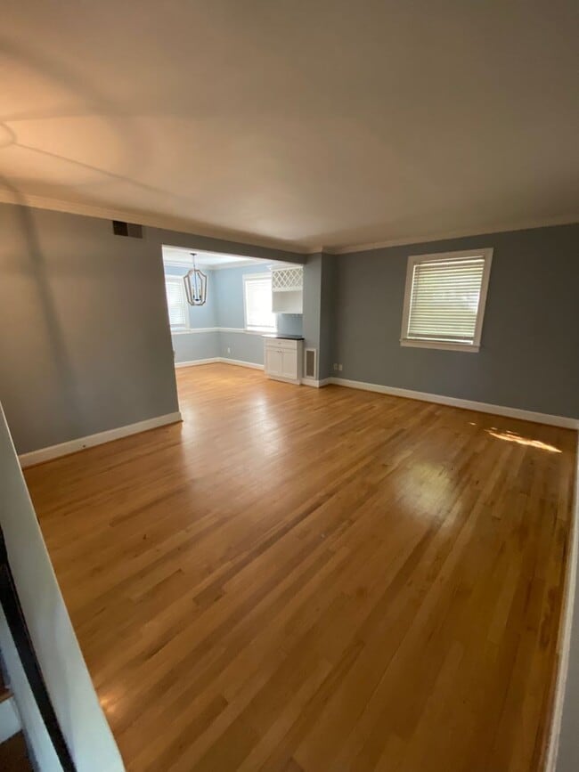 Photo - 1068 Nichols Dr