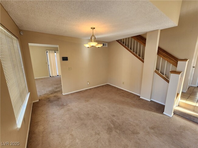 Photo - 25 Jensen Dr