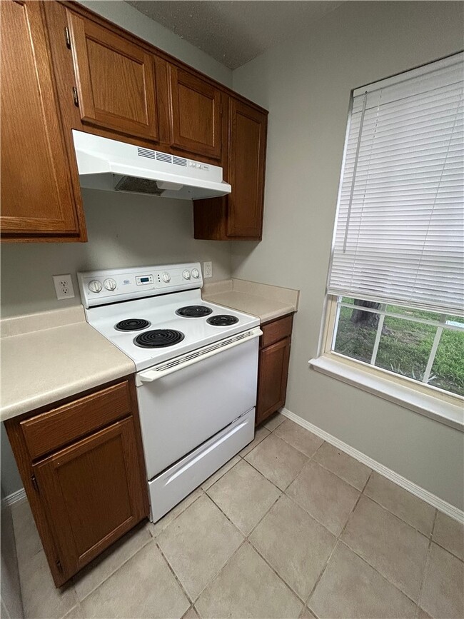 Photo - 3404 SW Landau Ct
