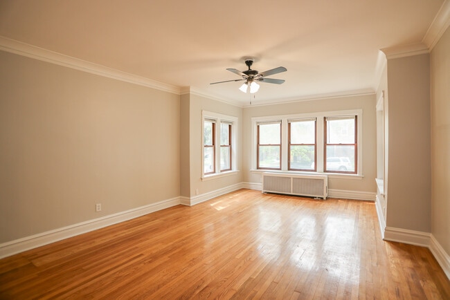 Photo - 5338 W Montrose Ave Unidad 2