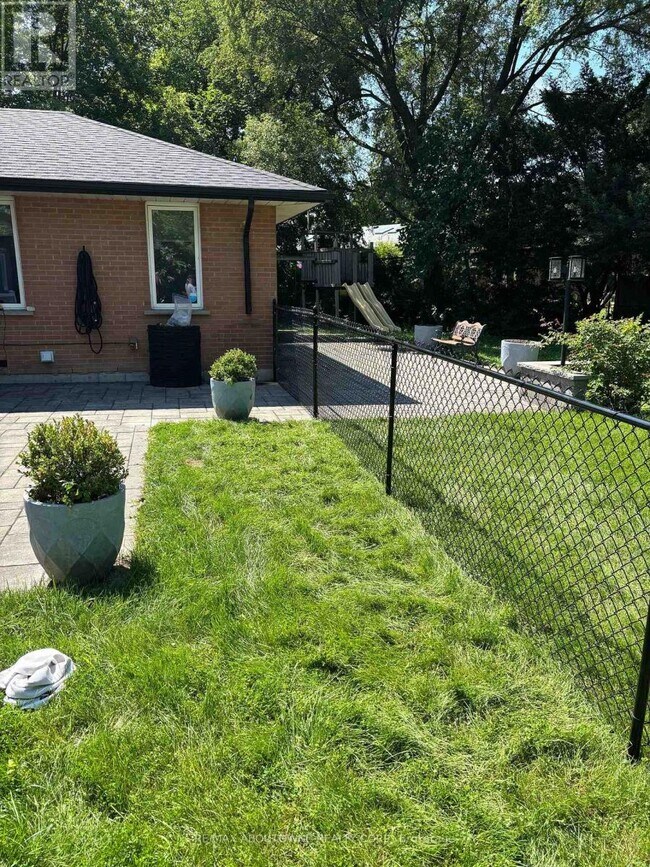 Photo - 2130 Greenhurst Ave