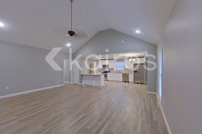 Photo - 162 Eastwood Ln