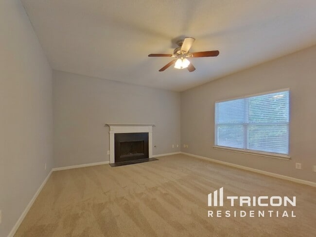 Photo - 4247 Arnolds Mill Overpass