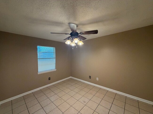 Photo - 1919 Orbit Dr