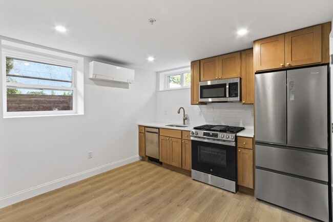 Building Photo - 261 Bradley St Unit BS
