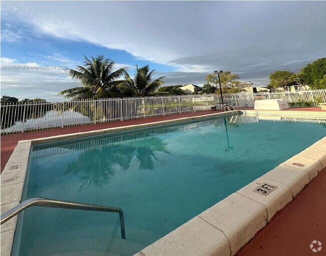 Building Photo - 15420 SW 81st Cir Ln Rental