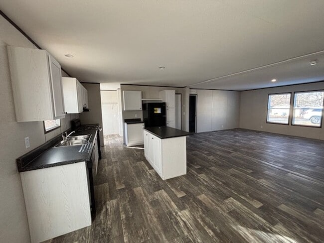 Photo - 5952 Yale Ave