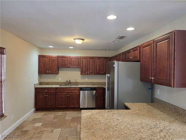 Photo - 18425 Rosewood Rd