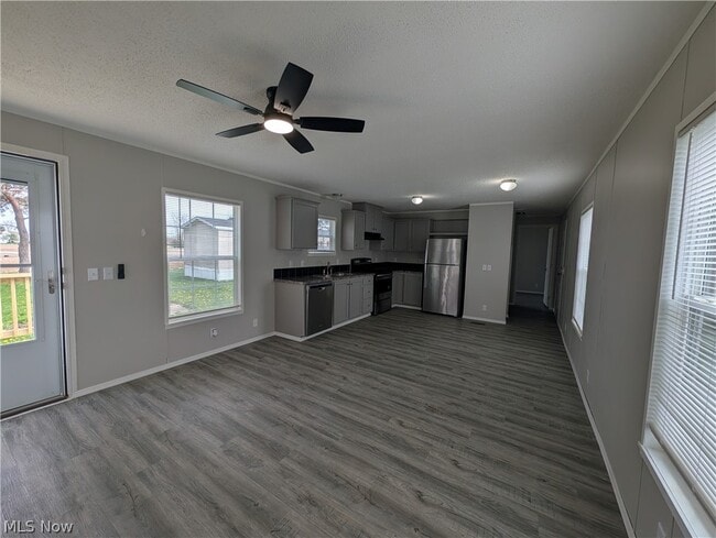 Photo - 135 Kenny Brook Ln