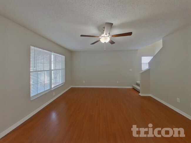 Photo - 914 Cape Cod Cir