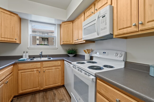 Woodsdale Apartments