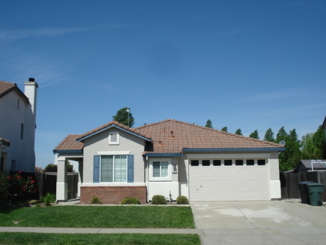 Building Photo - NICE SINGLE STORY HOME NEAR PARK AND SCHOOLS!