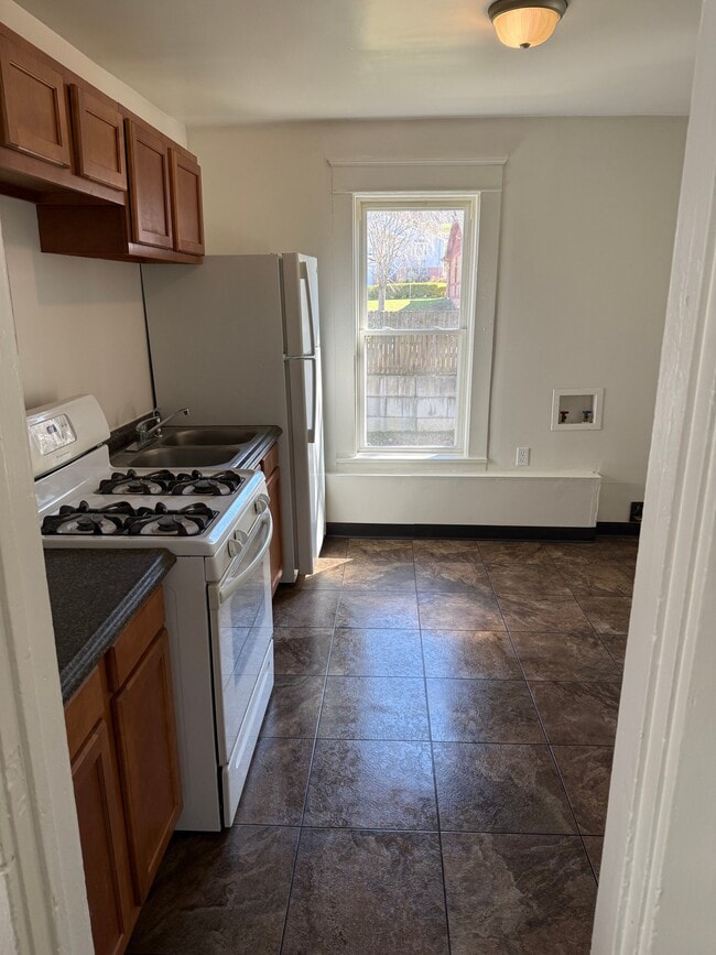 Photo - 100 Brook St Unidad 2