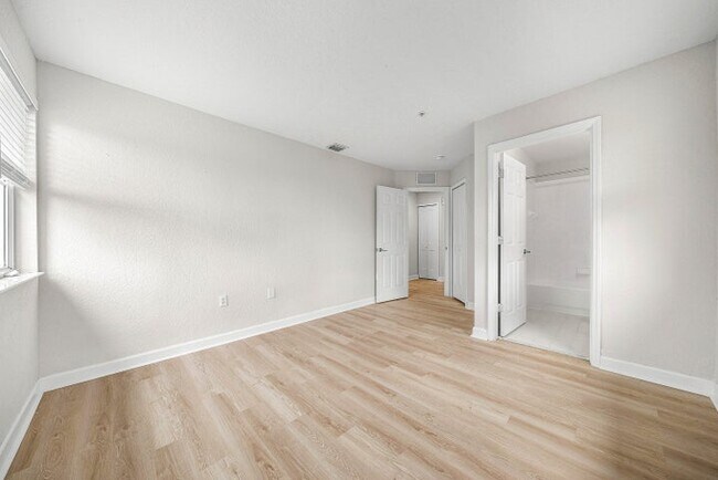 Photo - 1008 Shoma Dr Unit 394