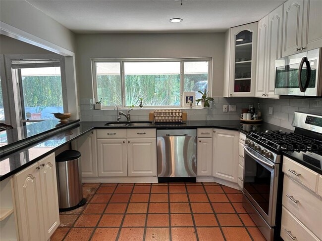 Photo - 400 Juniper Rd