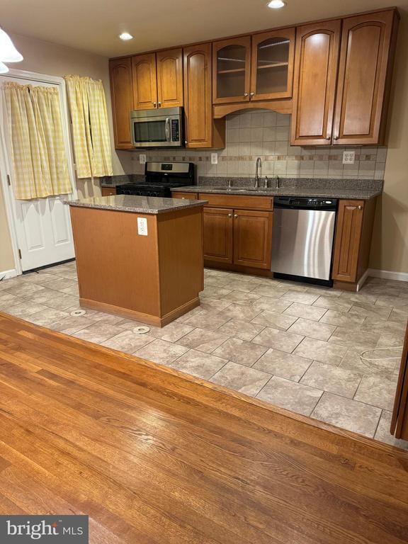 Photo - 1513 Aldeney Ave