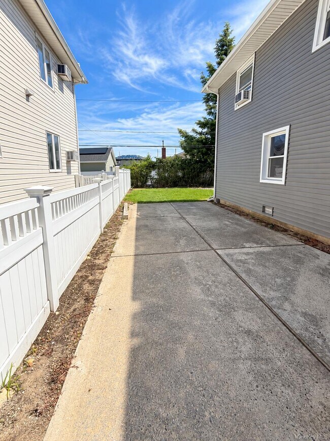 Photo - 47 Newport Rd