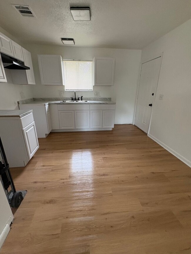 Photo - 5216 Westchase Ct Unit 2