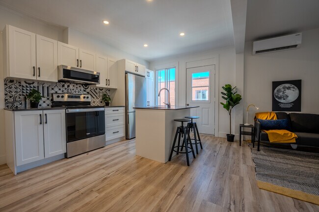 Photo - 5140 Randall