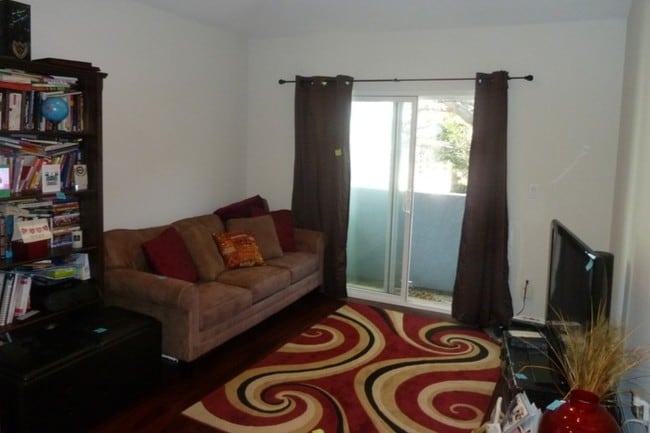 Living - 1250 Edris Dr Unit #3