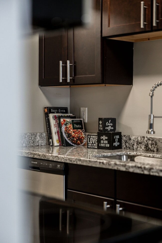 Atlas Pointe Apartments