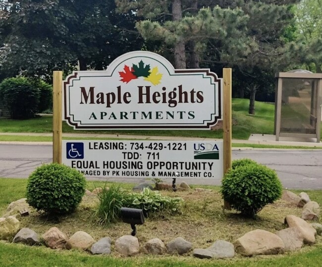 Photo - 260 N Maple Rd