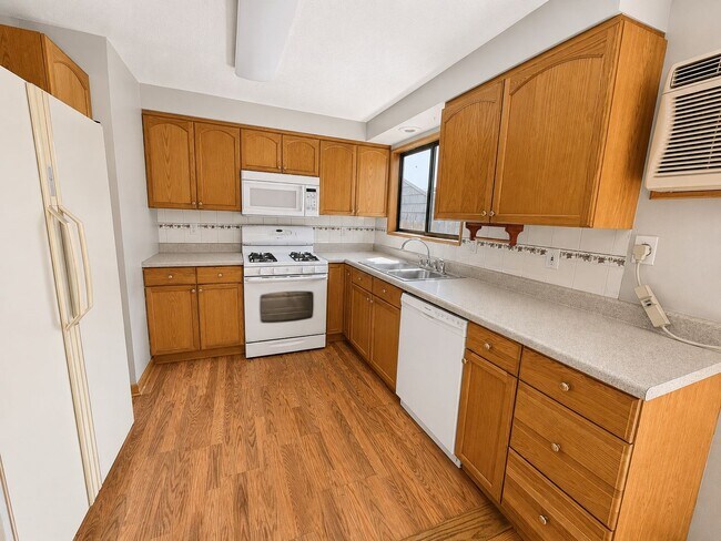 Photo - Pardee Duplex (A &amp; B) Unit A (main house)