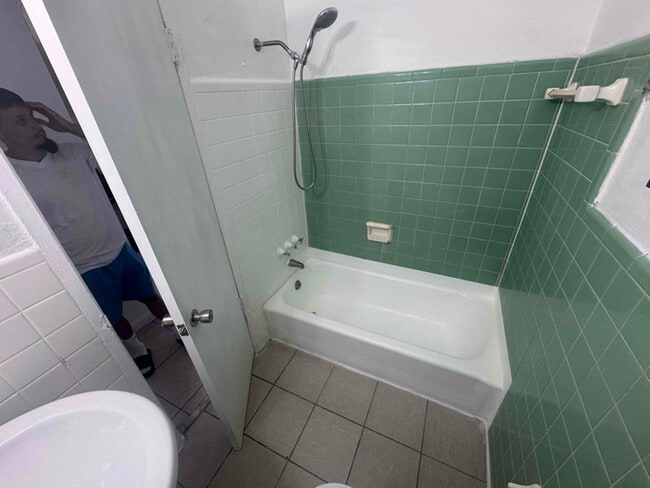 Photo - 7000 NW 8th Ave Unidad 6