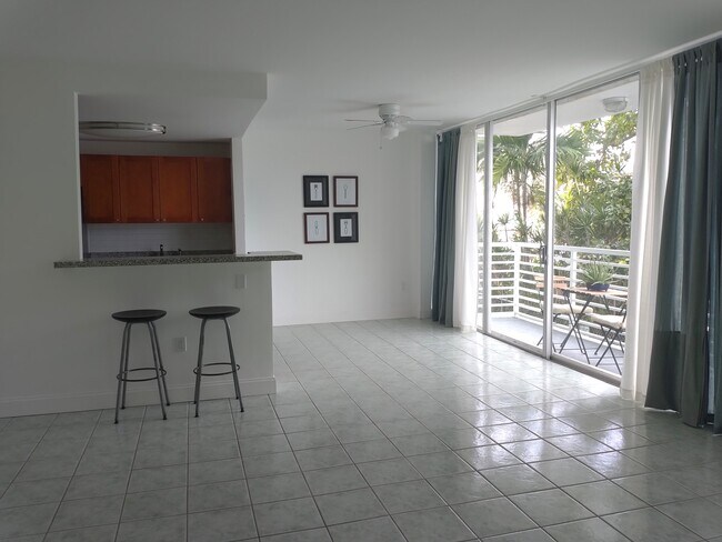 Photo - 7800 Carlyle Ave Unit 2