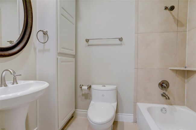 Photo - 9133 Creekstone Lake Dr