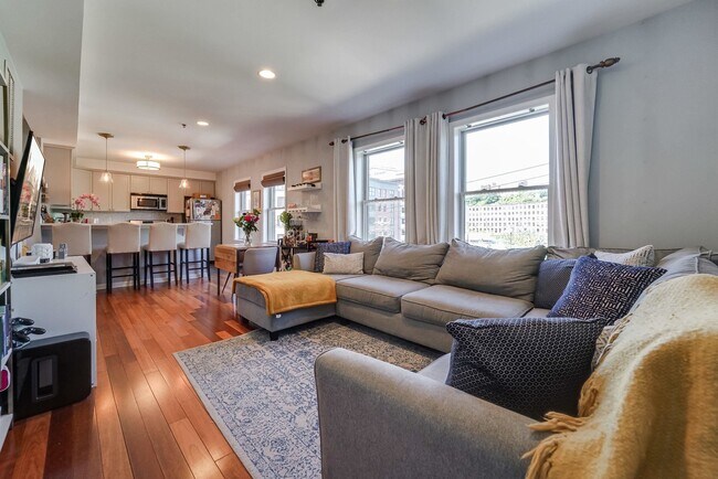 Photo - 650 2nd St Unit 4G