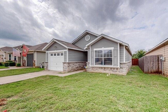 Photo - Adorable 3 bedroom 2 bath in Burleson Texas!