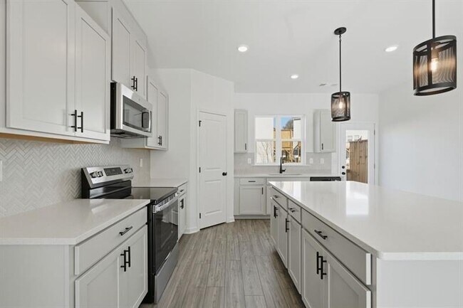 Photo - 6137 Wayburn St