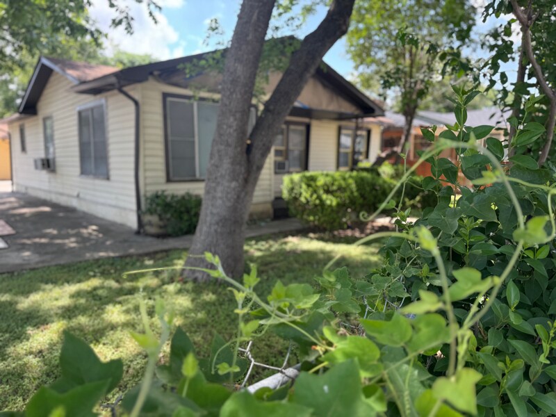 Photo - 602 S San Ignacio Ave Casa
