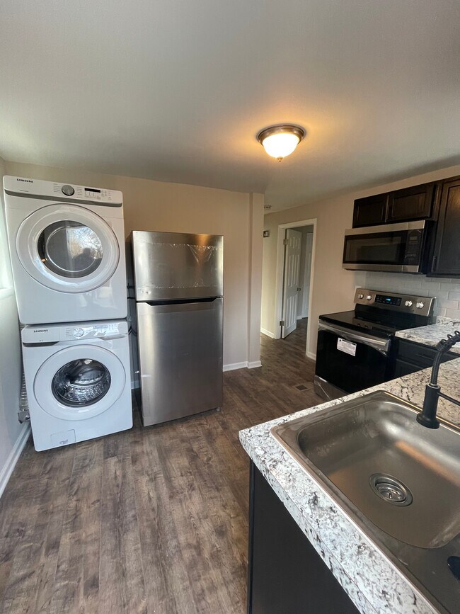 cocina - 116 S Main St Unidad 118A