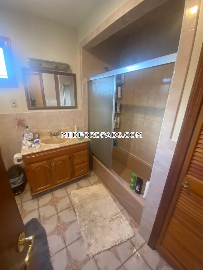 Photo - 82 Bristol Rd Unit 2