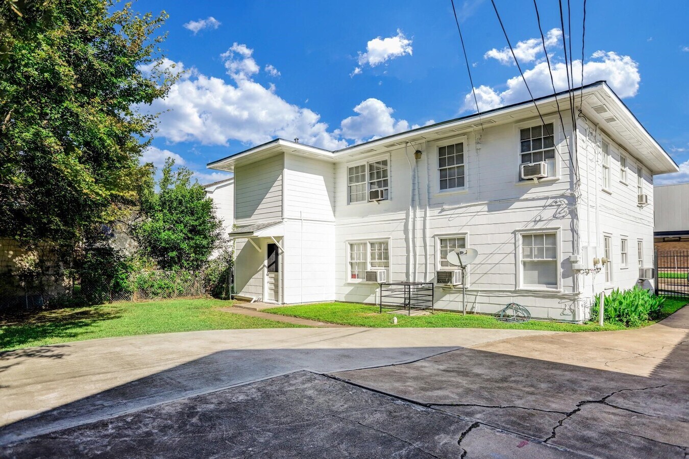 Photo - 3446 Blodgett St