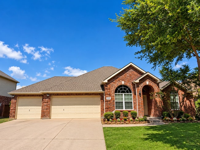 Building Photo - 2449 Dawn Mist Dr
