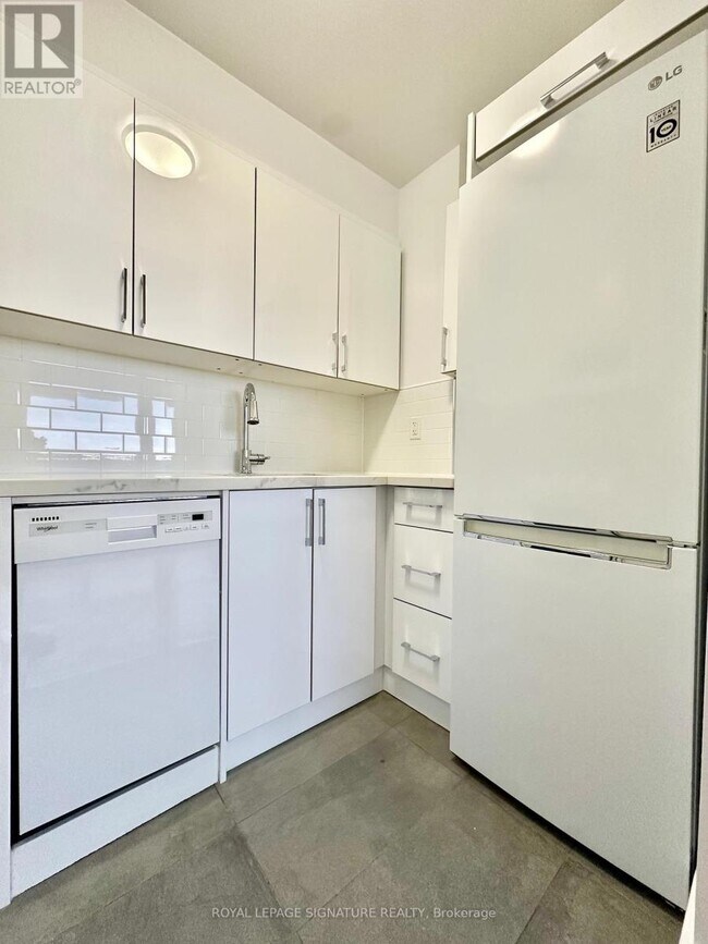 Photo - 666 Spadina Ave. Unité 2101