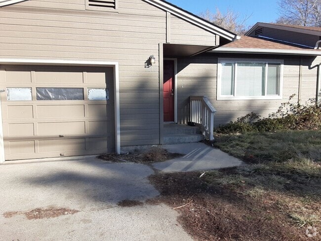 Building Photo - Triple J Properties-PM#025-0249-5015 Unit 5015 Rental