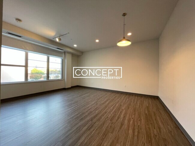 Photo - 160 E Berkeley St Unit 305